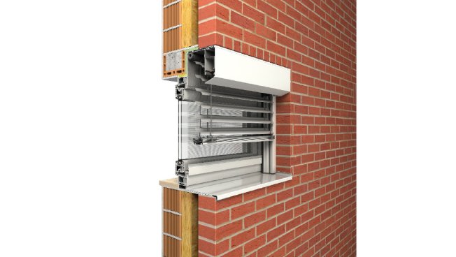 Aluminium-Raffstorensystem PENTO.XP-RS mit integriertem Insektenschutz in Klinkerfassade, Bild: ROMA